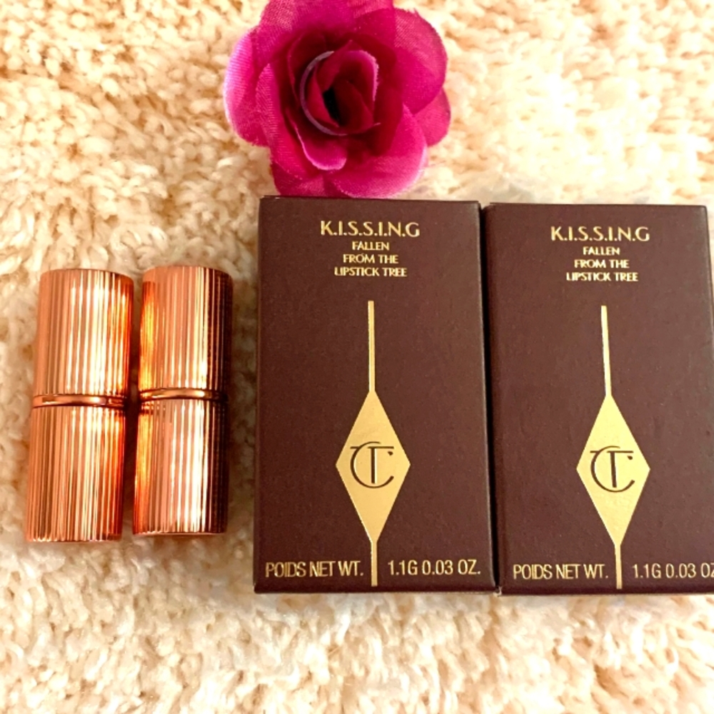 2 Icon baby CHARLOTTE TILBURY travel size kissing lipsticks